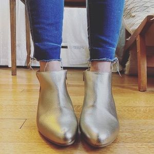 Old Navy Gold Ankle Booties sz. 8